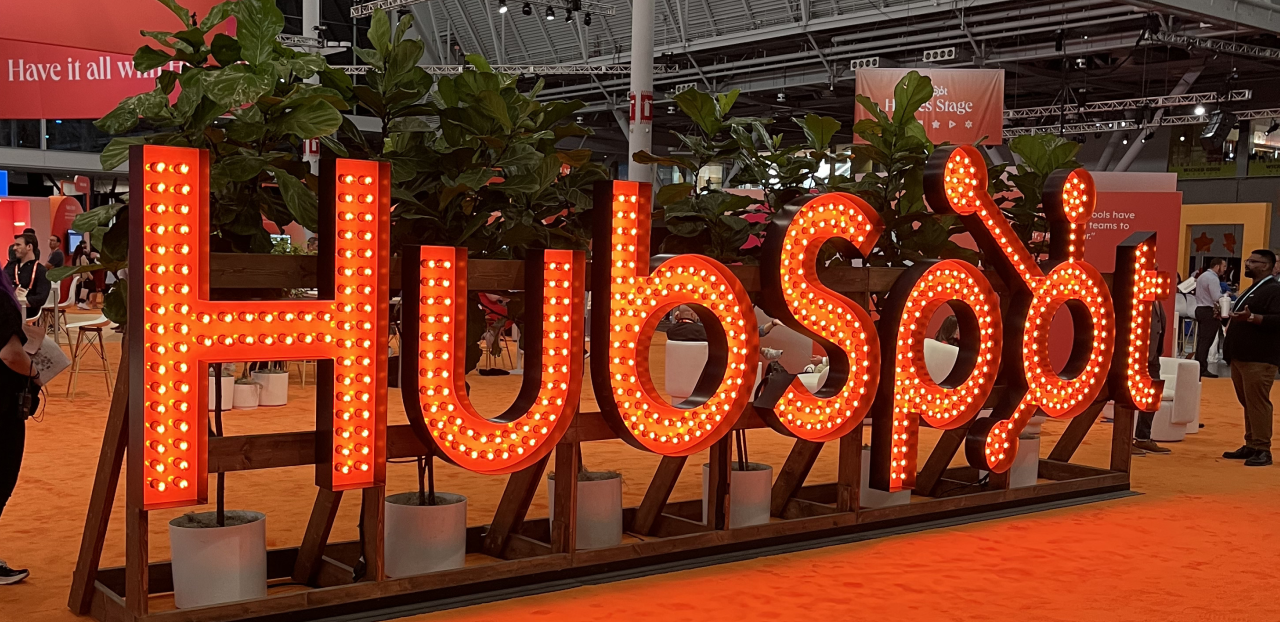 Konferanse-dekor fra HubSpot sin årlige konferanse i Boston, 2025